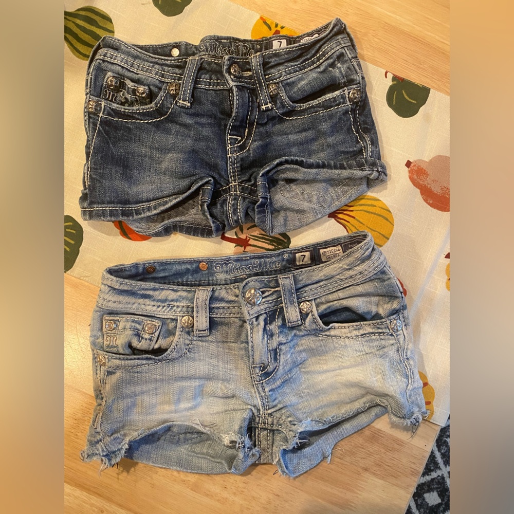 LOT - 2 pairs Miss Me shorts; 1 pair Abercrombie shorts; & 1 pair Miss Me capris